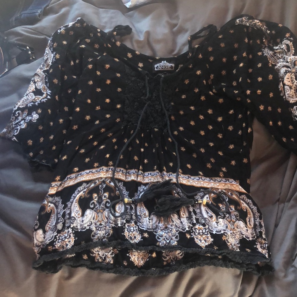 Cold shoulder top